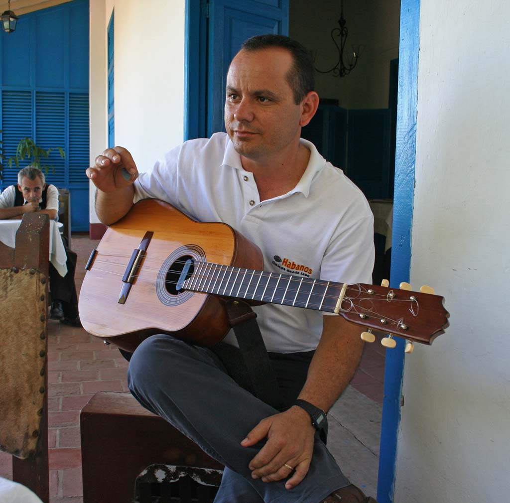 Edris from Manacanabo again, with a tres, the distinctive Cuban guitar variant.