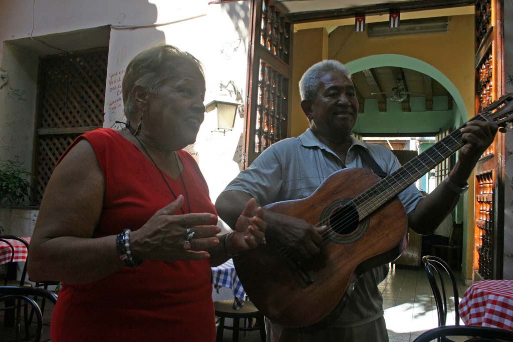 The old couple we were introduced to at the <em>Casa de la Trova</em> in Santiago, who sang <em>Besame Mucho</em> for us...