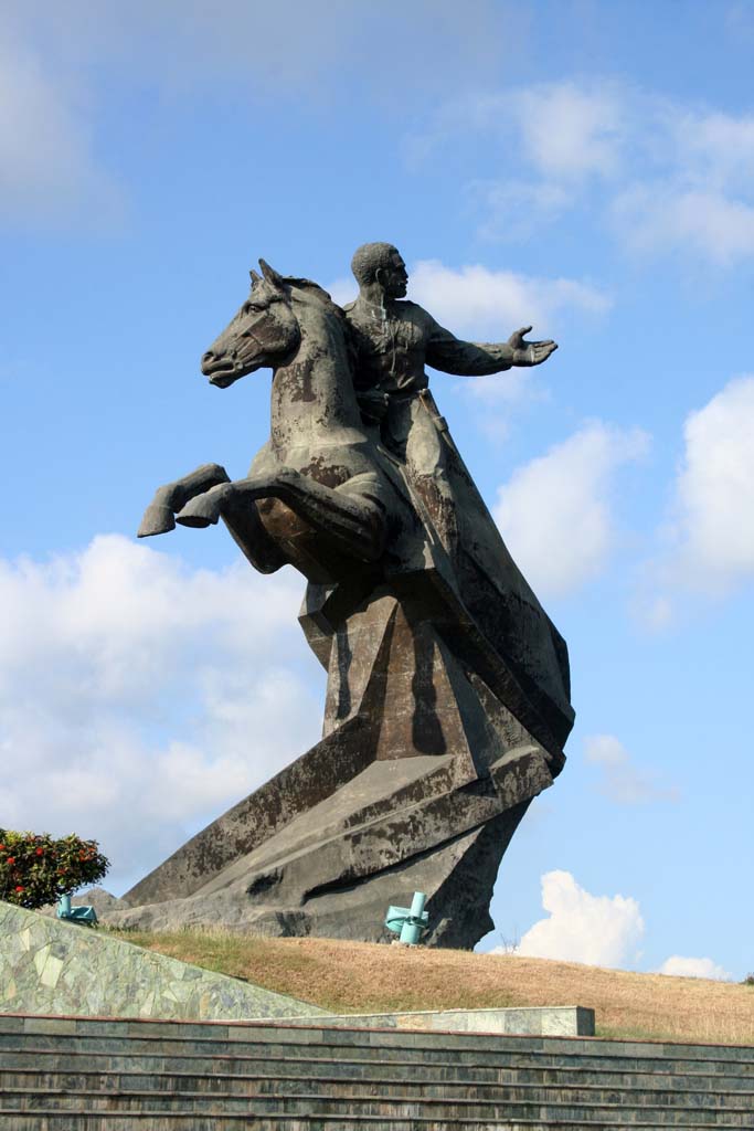 The Antonio Maceo monument, closer.