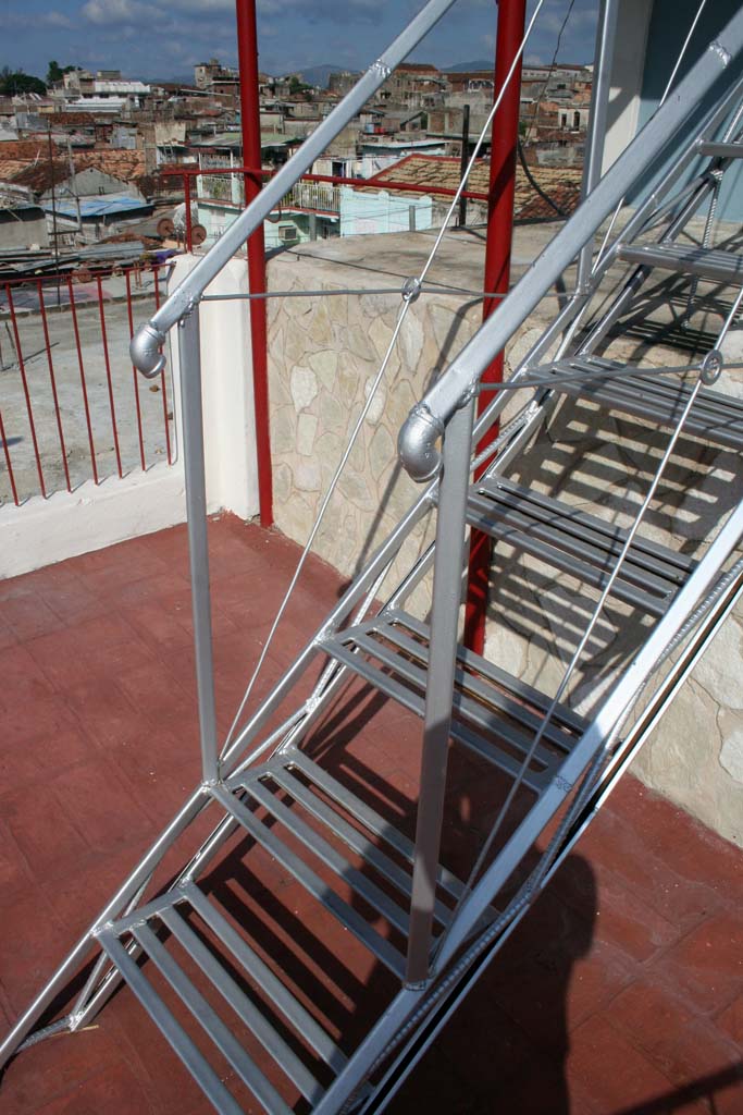 There are plumbers' corner joints on the end of the hand rails too.