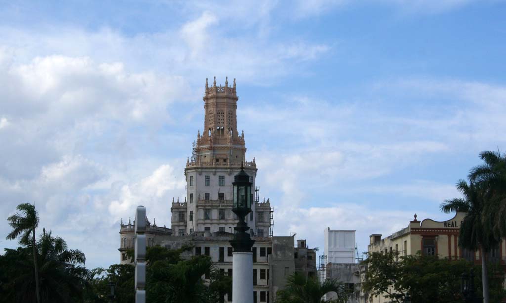 We think this is the cigar factory, though we didn’t manage to visit it.