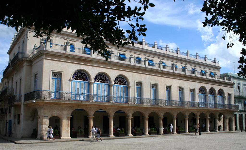 A colonnade near the Plaza de Armas.