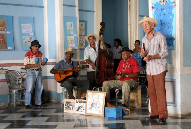 The guy on the right with the claves did most of the singing, and the little bloke with the blue maracas seemed fairly incidental until he sang a bolero and proved to have a gorgeous voice.