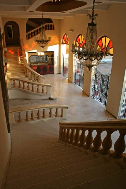 The impressive lobby of the <em>Teatro Principal.</em>