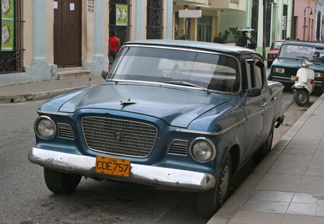 A Studebaker Lark in Camagüey, one of the first American 'compact' cars.