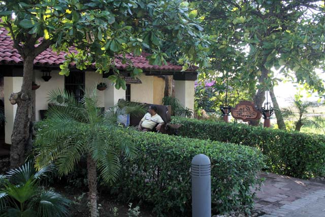 A restaurant on the approach road to <em>El Castillo del Morro,</em> Santiago...