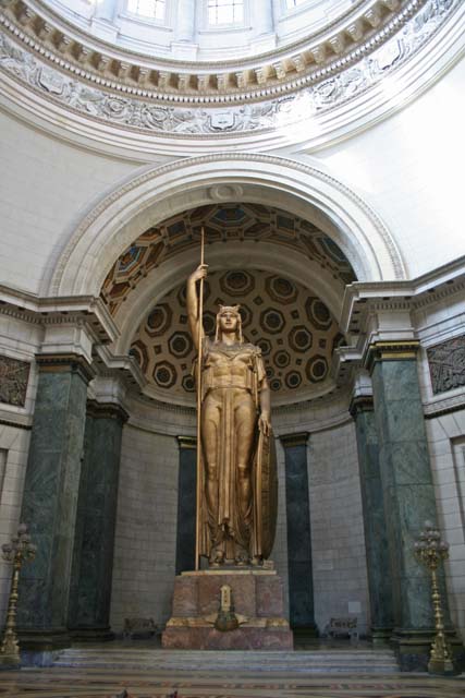 Bronze by Angelo Zanelli representing the Republic of Cuba as a woman, in the lobby of <em>El Capitolio.</em>