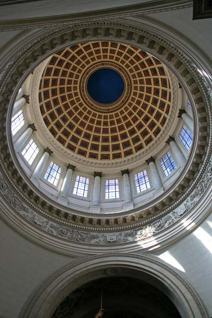 Inside the dome of <em>El Capitolio.</em>