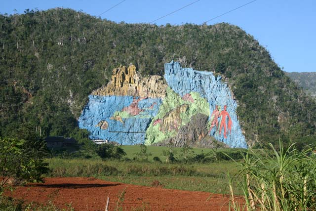 The notorious <em>Mural de la Prehistoria.</em>