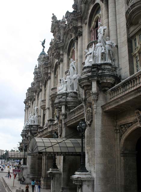 The main façade of the <em>Gran Teatro</em> in Havana.