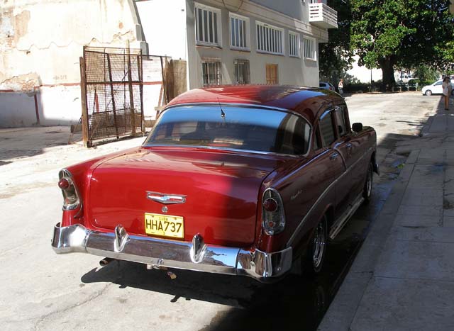 A beautifully kept Chevrolet in Habana Vieja.