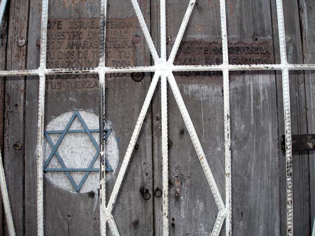 A synagogue? A Jewish establishment of some sort anyway.