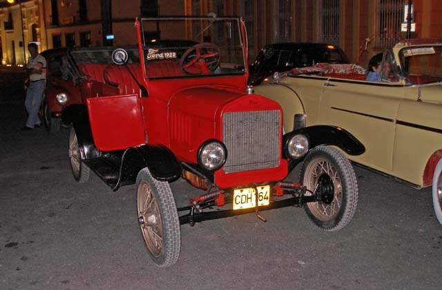 A 1922 Ford in a vintage car display in <em>Plaza de los Trabajadores.</em>