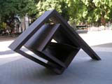Sculpture by José Villa Soberón on the steps of the Palacio de Bellas Artes, to accompany his special exhibition.