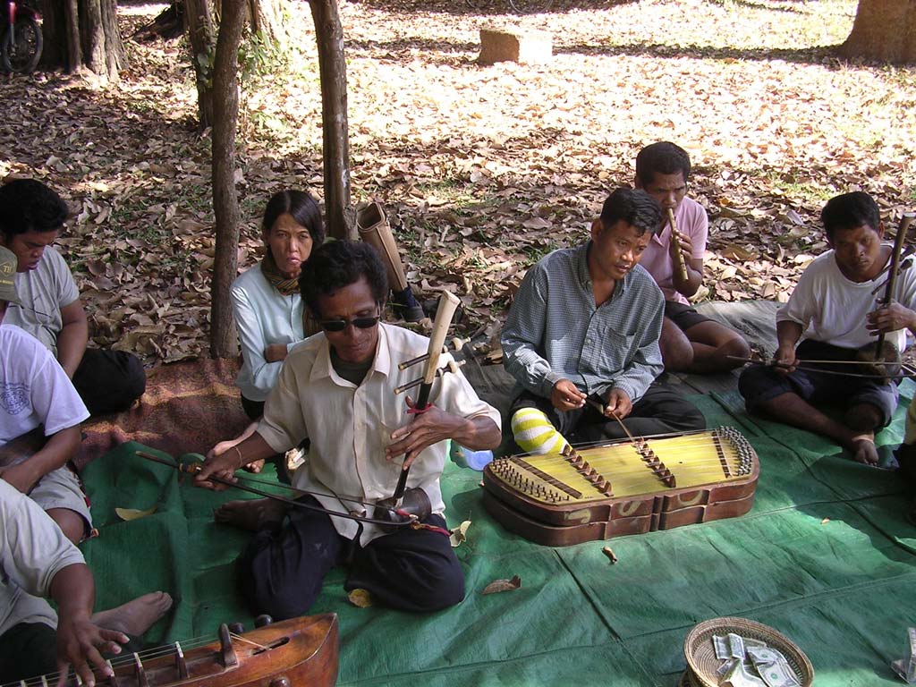 The fiddle and zither