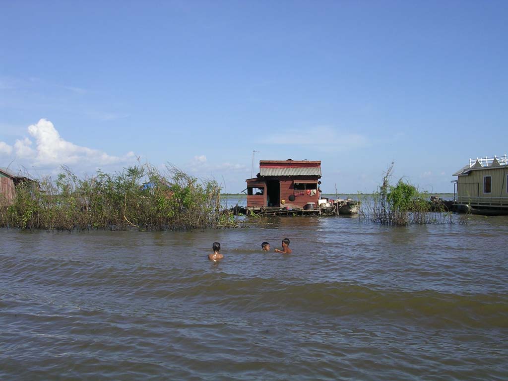 House with swimming facilities