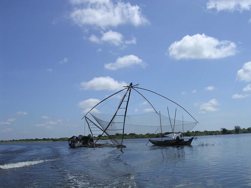 Moving on, leaving the fishing rig behind us