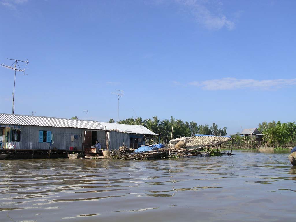 Not sure what's happened here: has something collapsed or is it supposed to be like that?