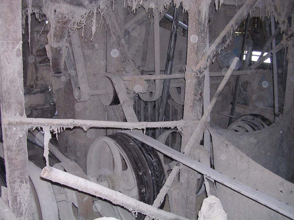 This lot's all jiggling and thundering away - a still photo doesn't do it justice