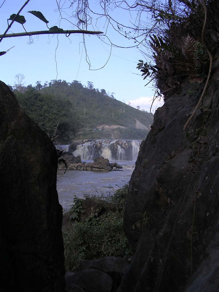 The falls through a gap in the rocks