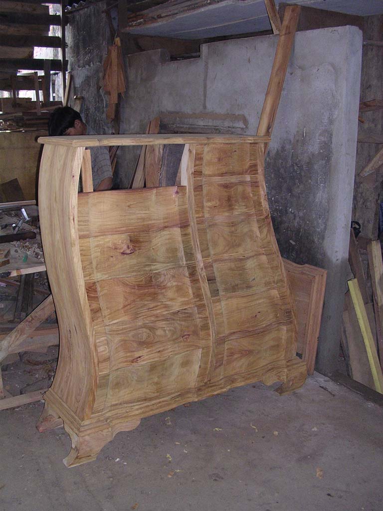 A chest of drawers slightly reminiscent of Salvador Dal&iacute;, similar to the one our companion bought