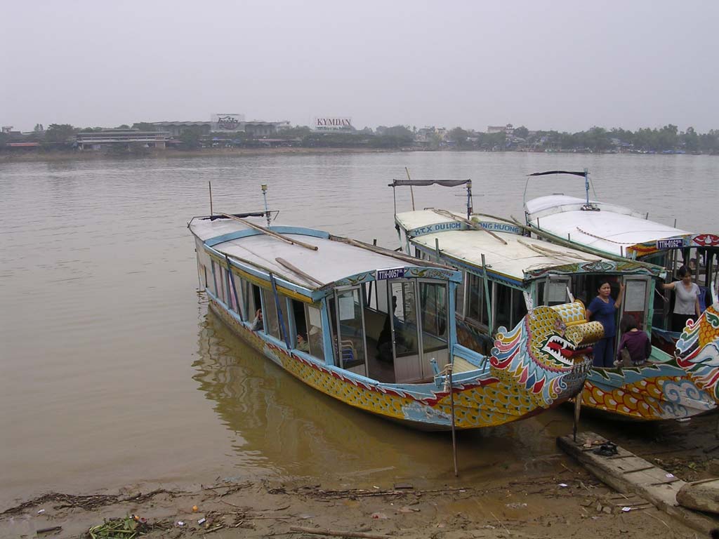 A group of waiting dragon boats (we took the one on the right)