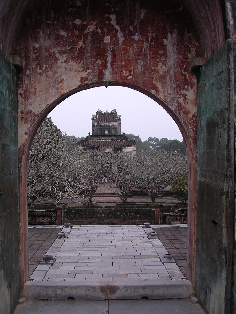 Long view of the Stele Pavilion