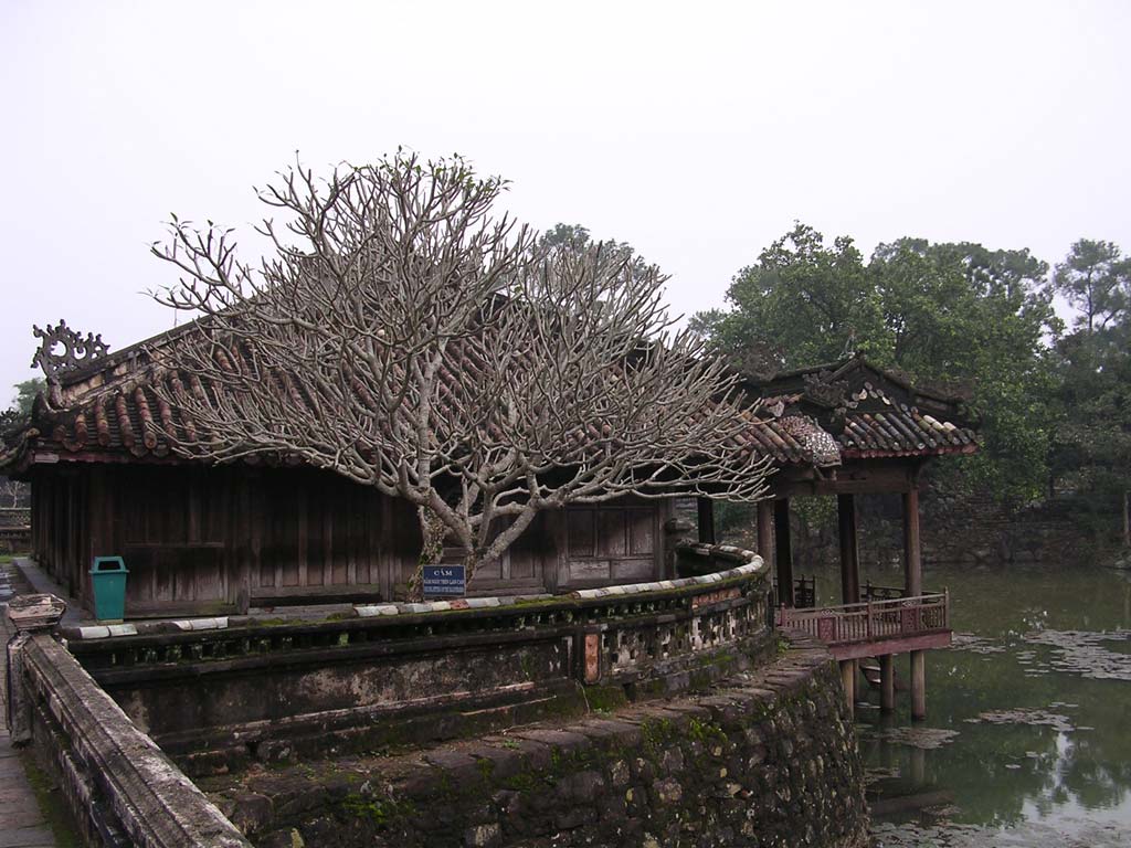 Approaching the pavilion