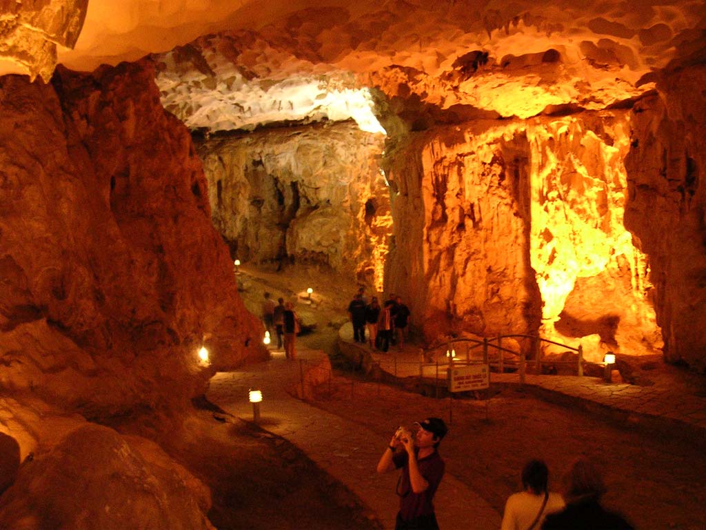 Hang Sung Sot ('Amazing Caves')