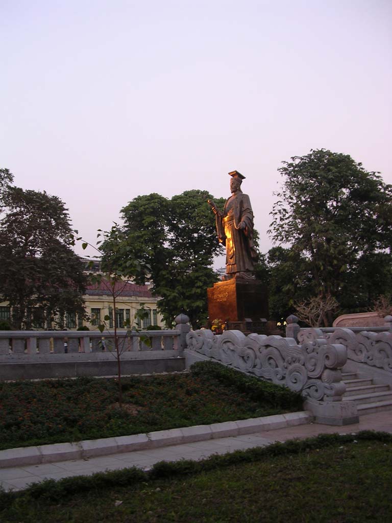 Statue of a scholar