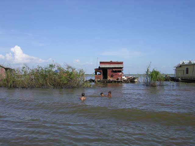 House with swimming facilities