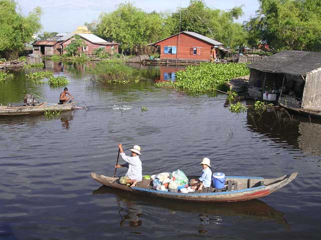 Some local residents, between Siem Reap and Battambang