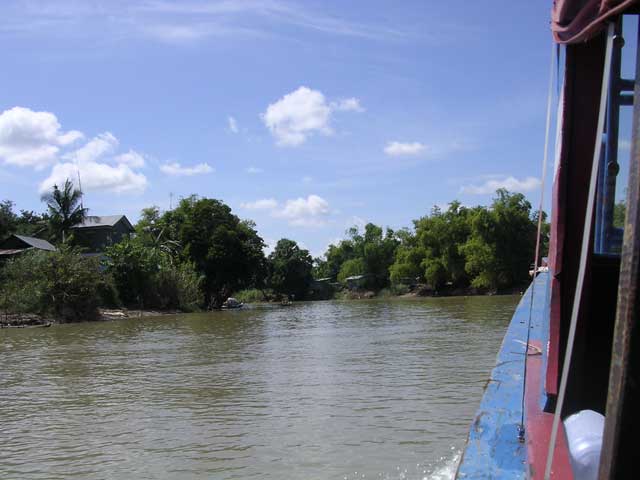 Into the Stung Sangker river proper now, heading for Battambang