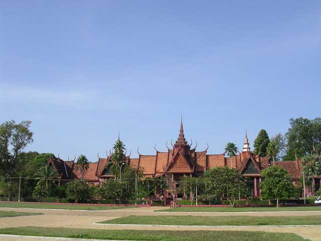 The National Museum with its lovely roof, said to house the world's largest bat colony in an artificial structure