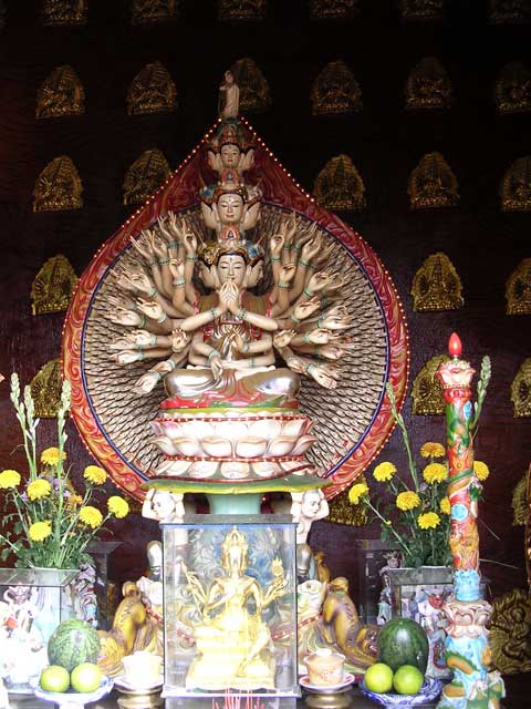 The many-armed Buddha in a side chapel