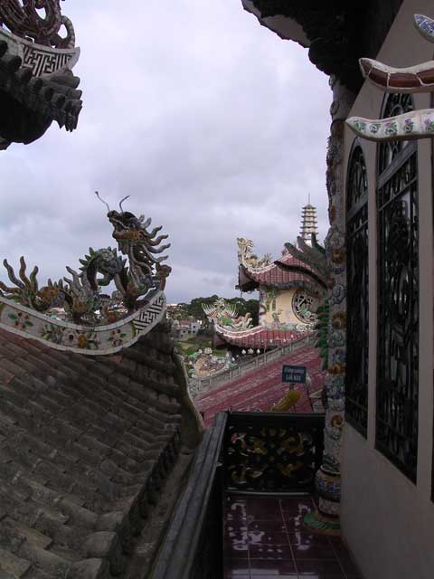 More roof decorations