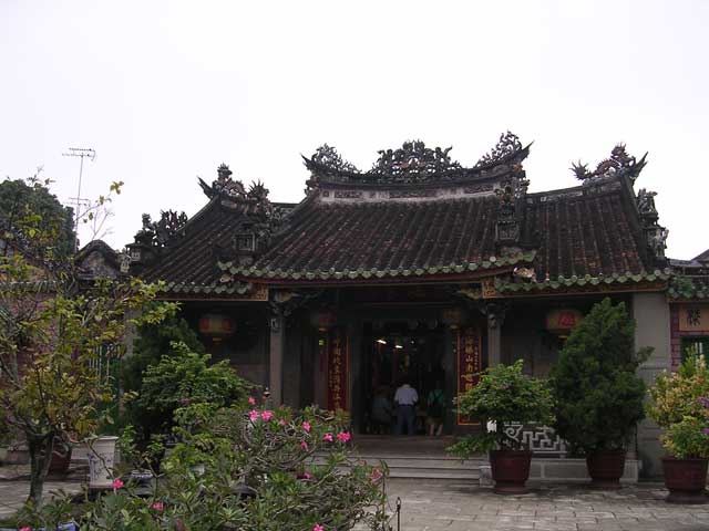 Across the courtyard to the Phuc Kien Assembly Hall