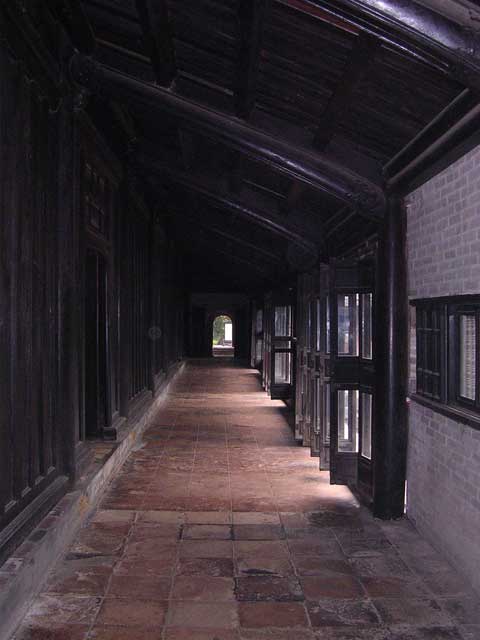 Another airy corridor