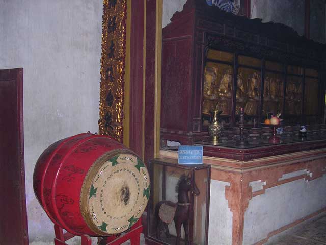 A nice drum side Hon Chen Temple