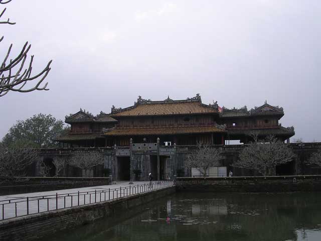Trung Dao Bridge, across the lotus pond