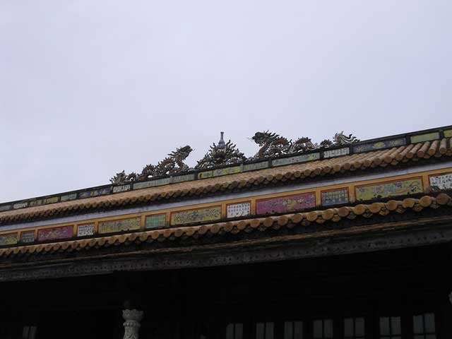 Roof decorations and dragons