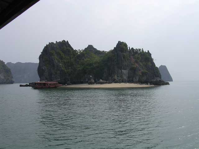 Heading for Van Boi island