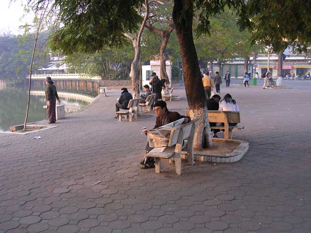 Vietnam: Hanoi - Hoan Kiem Lake: morning scene