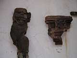 A grinning serpent and another fragment on the wall