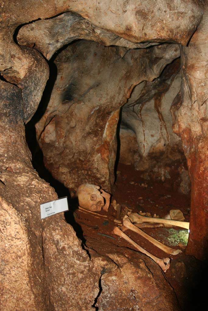 A <em>Taíno</em> burial, the <em>Taíno</em> being indigenous to eastern Cuba, and Hispaniola.