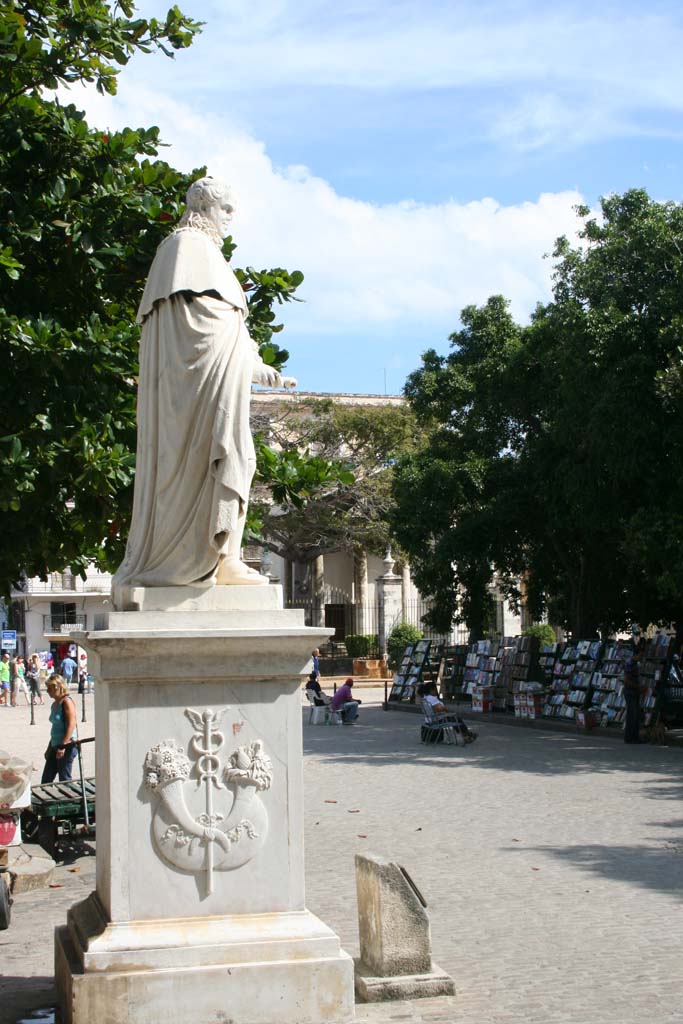 Some say he wasn't very popular, and this statue was mischievously designed to give this effect when seen from the side.