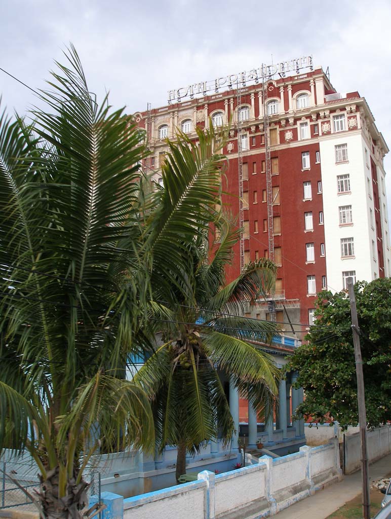Hotel Presidente (from an open-top bus).