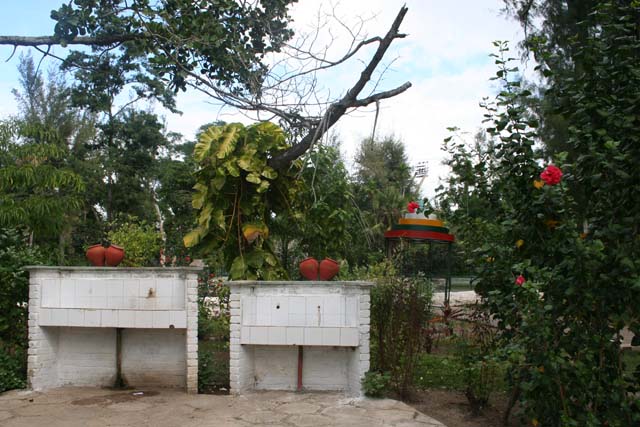 Not the most auspicious entrance to the park.