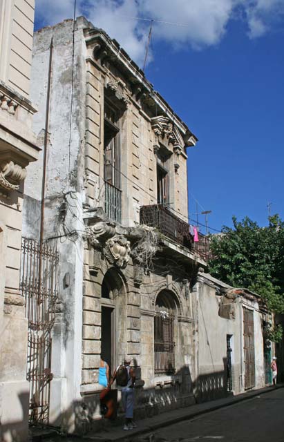 Not all of Habana Vieja has been restored. Hard to tell which is plant life and which is wiring.
