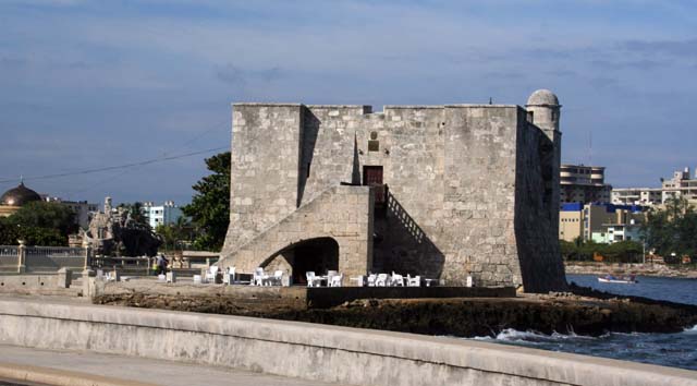 <em>Castillo de Santa Dorotea de La Luna de La Chorrera,</em> at the mouth of the Rio Almendares which separates Miramar from Vedado.
